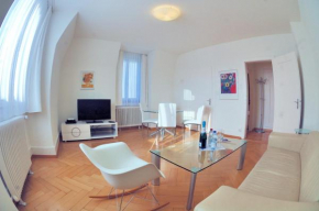 Spacious 2-bedroom near lake - Stardust 32